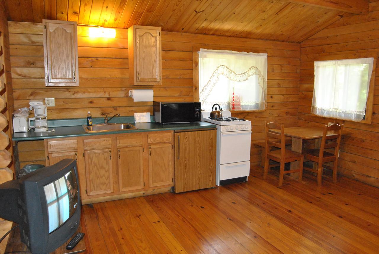 Robin Hill Camping Resort One-Bedroom Cottage 8 Lenhartsville Екстериор снимка