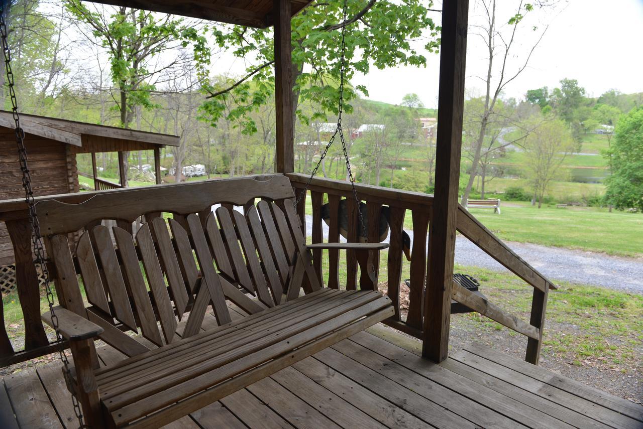 Robin Hill Camping Resort One-Bedroom Cottage 8 Lenhartsville Екстериор снимка