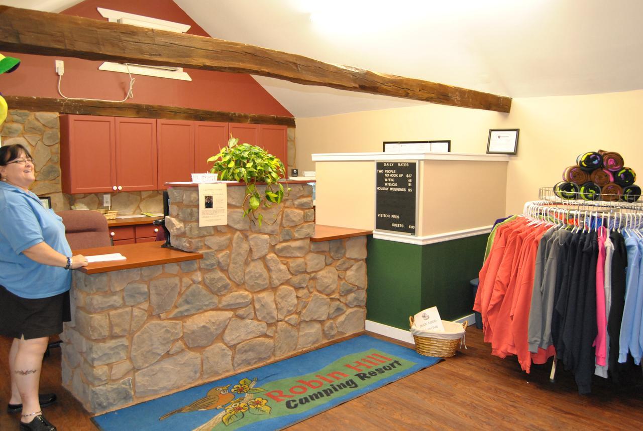 Robin Hill Camping Resort One-Bedroom Cottage 8 Lenhartsville Екстериор снимка